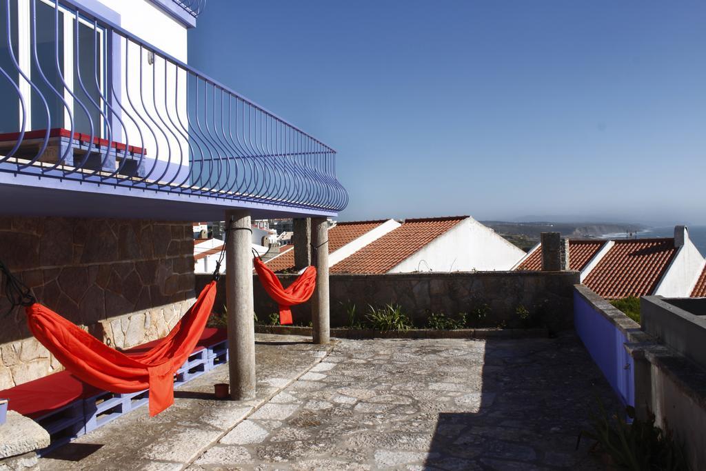 Chill In Ericeira Surf House Hostel Bagian luar foto