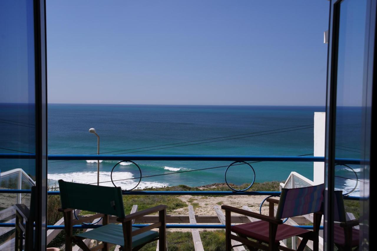 Chill In Ericeira Surf House Hostel Bagian luar foto