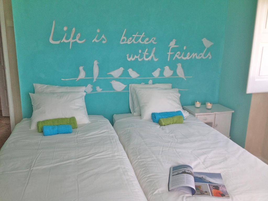 Chill In Ericeira Surf House Hostel Ruang foto