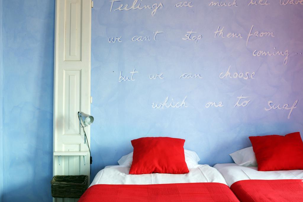Chill In Ericeira Surf House Hostel Bagian luar foto